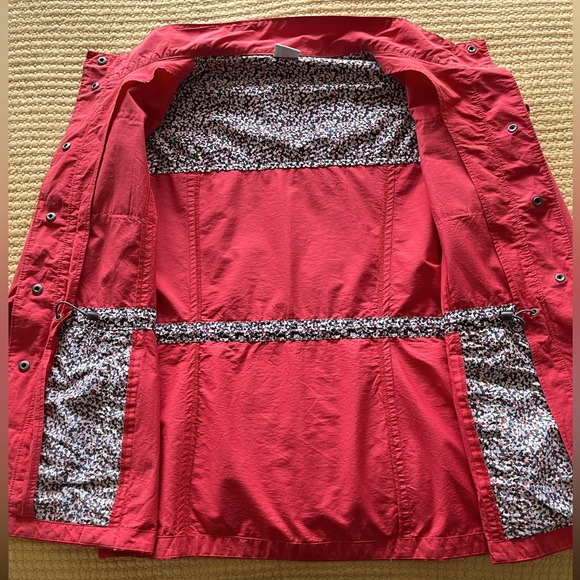 🌺Columbia Spring/Summer Coral Coloured Jacket - Picture 10 of 16